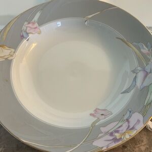 MIKASA  CHARISMA BOWL-Gold Rim 
Soup /Fruit Bowl-Set of 4-Estate Sale-Exc Cond